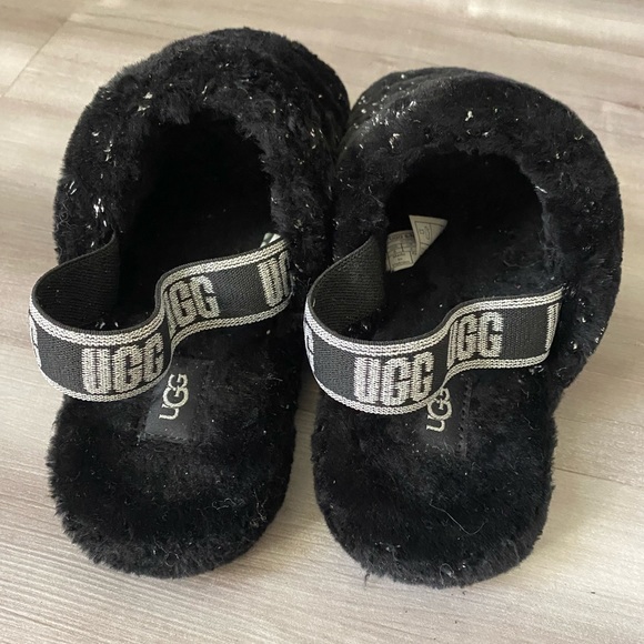 Black Fur Slides Uggs - Picture 3 of 4